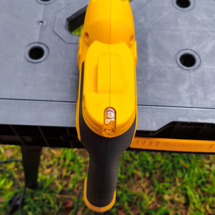 DEWALT Barreno para metal y madera de 3/8" 8 Amperios, DWD110K (RETORNO)