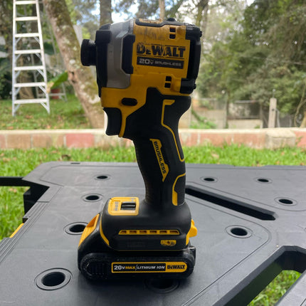 DEWALT Destornillador de impacto ATOMIC 20V MAX, BRUSHLESS XR (USADA FUNCIONANDO)
