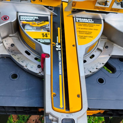 DEWALT Sierra ingletadora de 12", con doble bisel 14",  Tecnologia XPS. DWS780 (DE RETORNO SIN CAJA)