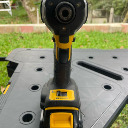 DEWALT Destornillador de impacto ATOMIC 20V MAX, BRUSHLESS XR (USADA FUNCIONANDO)