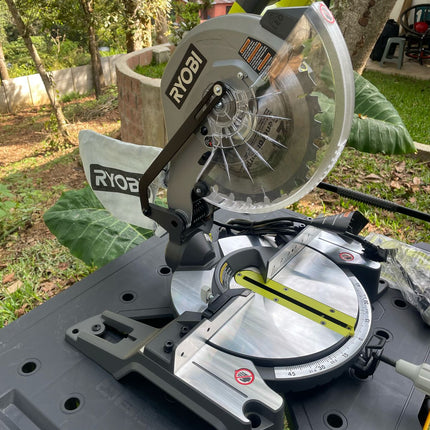 RYOBI Sierra Ingletadora compuesta de 10" con guía LED TS1346