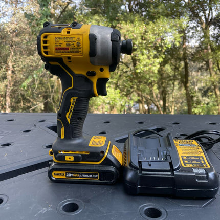 DEWALT Atornillador de impacto inalámbrico, Atomic 20V, 1/4", Brushless, bateria, cargador (Usado funcionando)