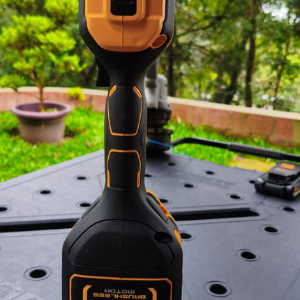 DEWALT Podadora inalámbrica 20V MAX XR  14" DCST922 (USADA COMO NUEVA)