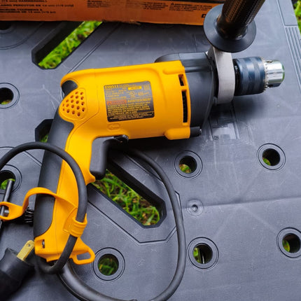 DEWALT Barreo/Taladro percutor de velocidad variable, 1/2" 7.8 Amperios. DW511 (RETORNO)