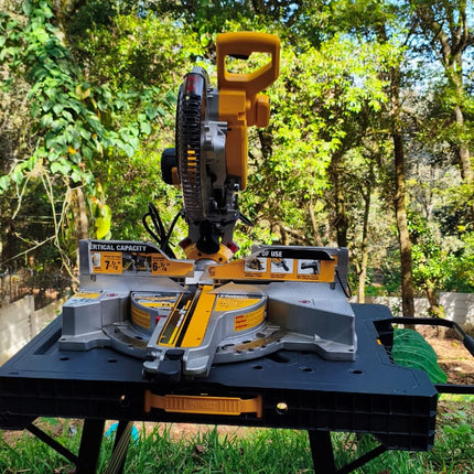 DEWALT Sierra ingletadora de 12", con doble bisel 14",  Tecnologia XPS. DWS780 (DE RETORNO SIN CAJA)