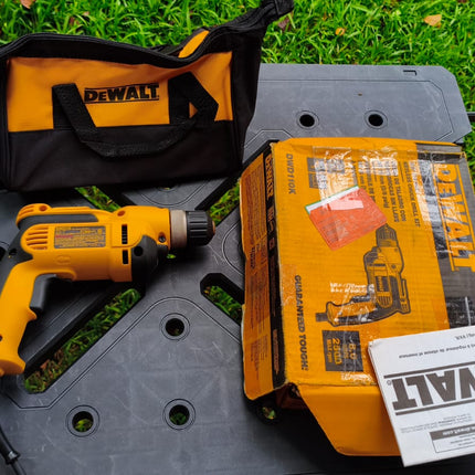 DEWALT Barreno para metal y madera de 3/8" 8 Amperios, DWD110K (RETORNO)
