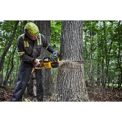 DEWALT Motosierra inalámbrica 60V MAX. Espada de 20 pulgadas DCCS677Y1