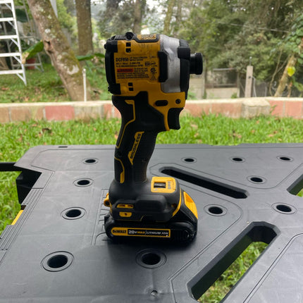 DEWALT Destornillador de impacto ATOMIC 20V MAX, BRUSHLESS XR (USADA FUNCIONANDO)