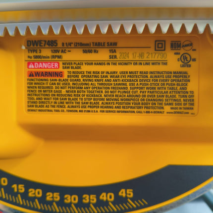 DEWALT Sierra de mesa portatil de 8-1/4 pulgadas, 15 Amp. DWE7485 (NUEVA SIN GUIA LATERAL)